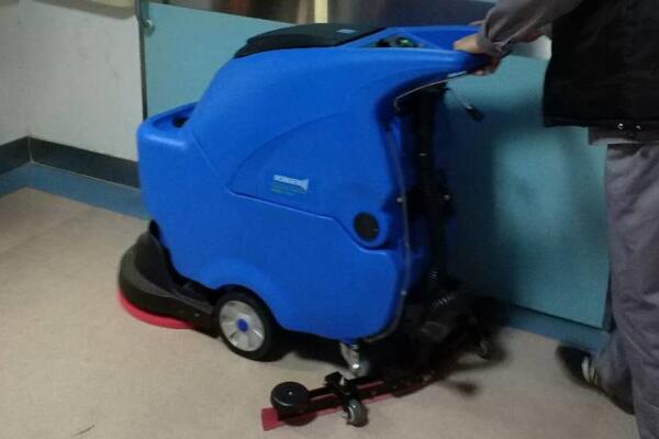 區縣衛生院手推式洗地機使用案例